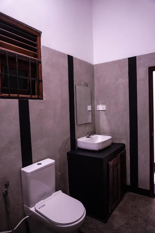 K siri Holiday Home - image 14
