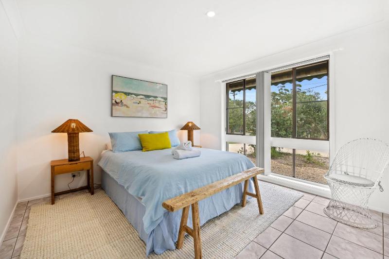 Bay Bliss - Fireplace - 3 Mins Walk to Beach - image 29