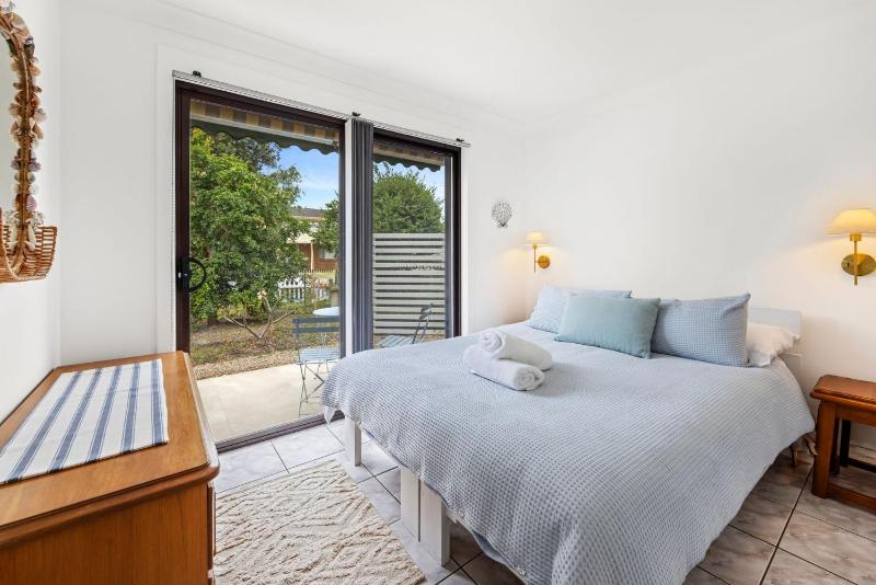Bay Bliss - Fireplace - 3 Mins Walk to Beach - image 13