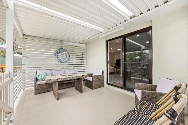 Bay Bliss - Fireplace - 3 Mins Walk to Beach - image 8