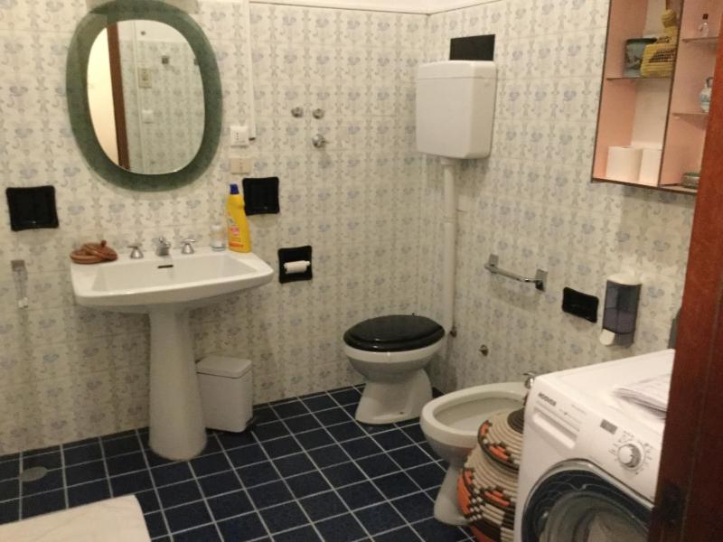 Triple Room with Canal View Shared Bathroom image 4