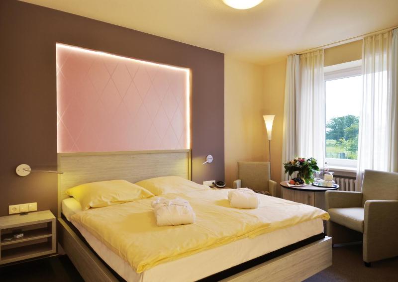 Double Room image 2