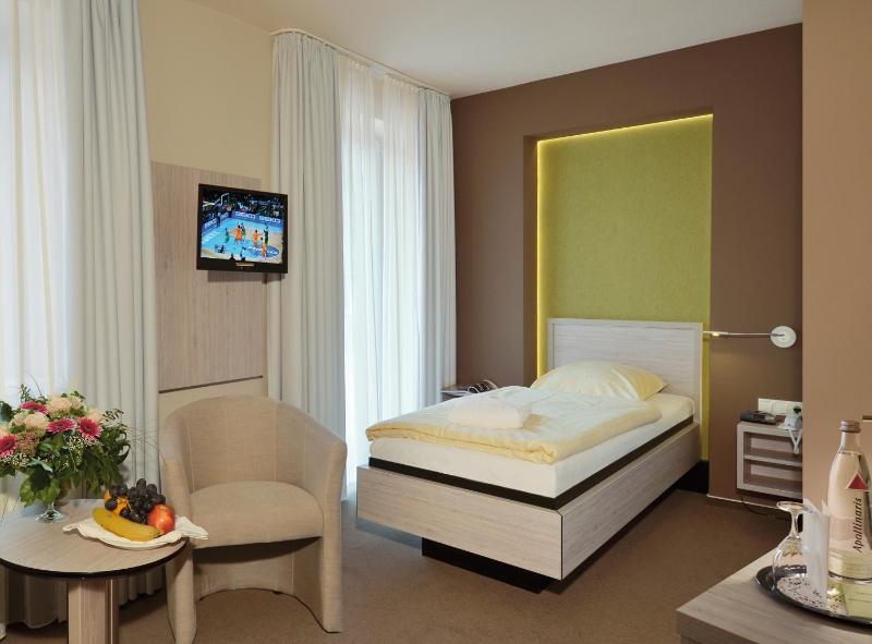 Single Room image 3