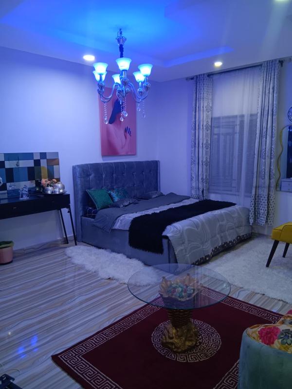 Posh homes and apartments - image 2