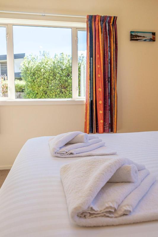 Farrant Family Escape Roomy Wanaka Retreat - image 4