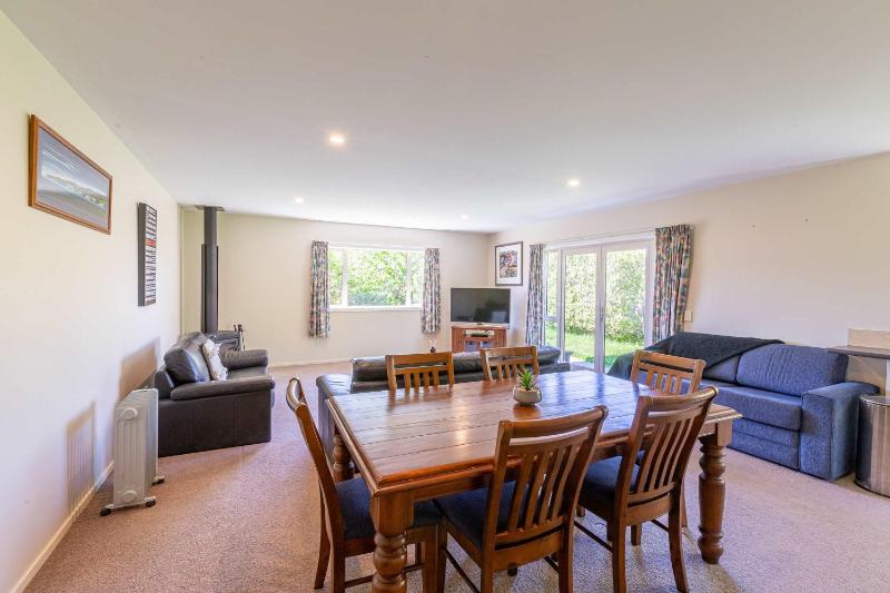 Farrant Family Escape Roomy Wanaka Retreat - image 7