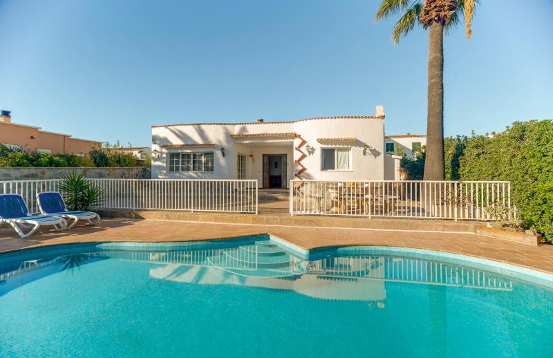 Villa Joel - Casa con piscina cerca de la playa - image 1