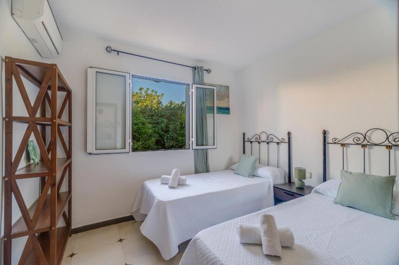 Villa Joel - Casa con piscina cerca de la playa - image 3