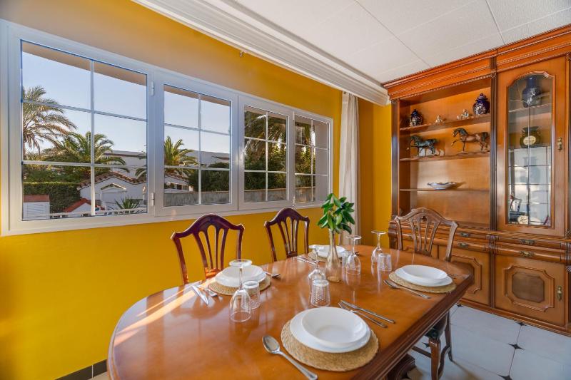Villa Joel - Casa con piscina cerca de la playa - image 17