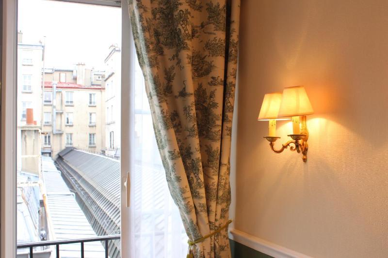 Classic Triple Room image 2