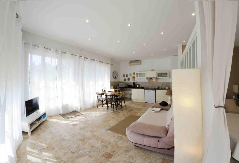 Superior Apartment with Pool View image 3