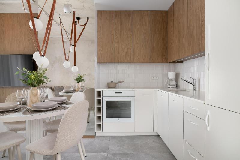 Elegant Apartment Katowice with Parking & AC by Noclegi Renters - image 14