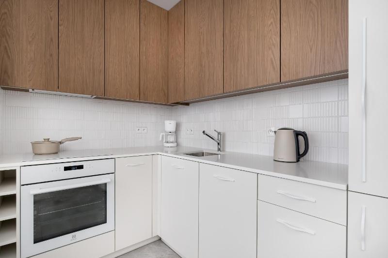 Elegant Apartment Katowice with Parking & AC by Noclegi Renters - image 9