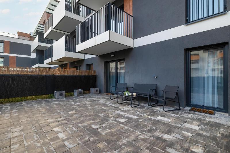 Elegant Apartment Katowice with Parking & AC by Noclegi Renters - image 27