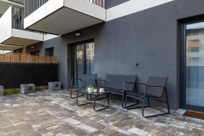 Elegant Apartment Katowice with Parking & AC by Noclegi Renters - image 11