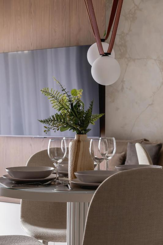Elegant Apartment Katowice with Parking & AC by Noclegi Renters - image 2