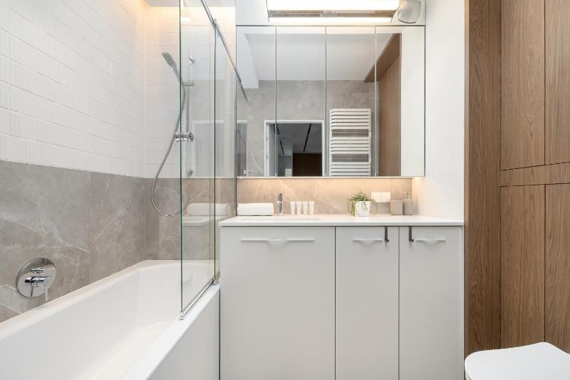 Elegant Apartment Katowice with Parking & AC by Noclegi Renters - image 16