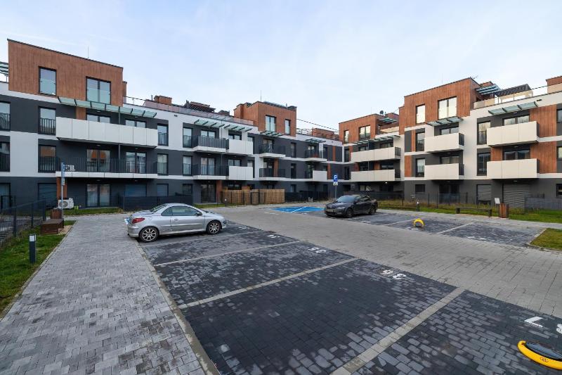 Elegant Apartment Katowice with Parking & AC by Noclegi Renters - image 24