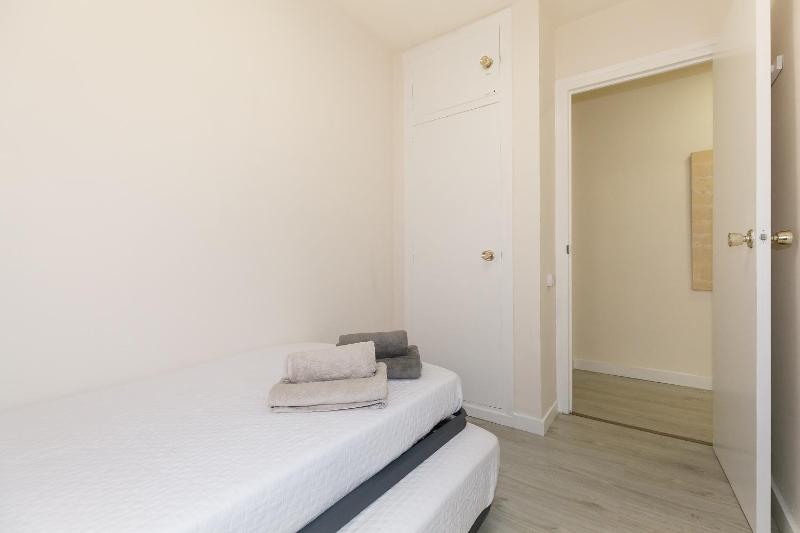 UHC Nautilus Apartments - image 6