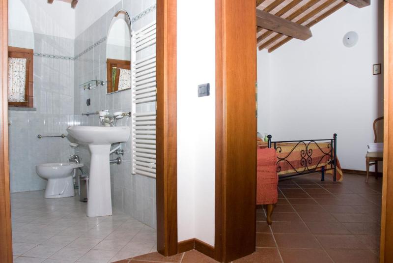 Double Room image 2