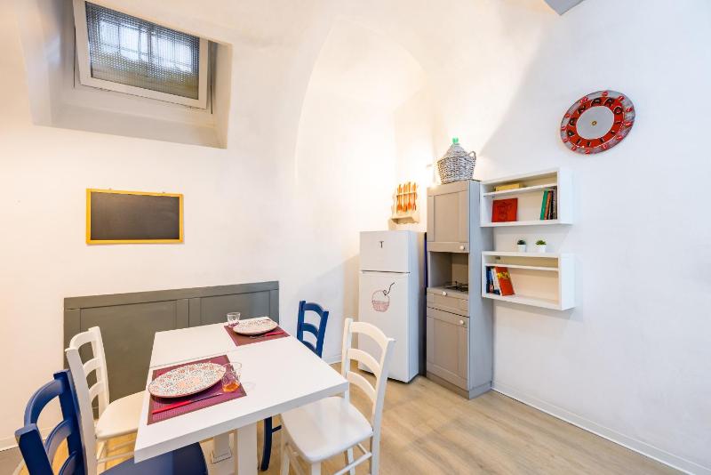 O Panaro Lucky Flat by NapoliApartments - image 2