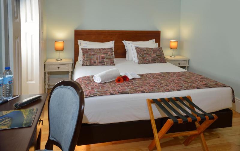 Double or Twin Room with Garden View image 3