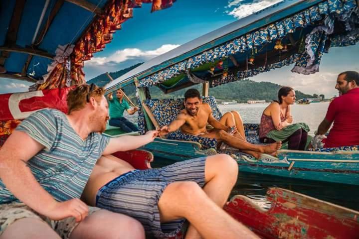 Dallake group of Houseboats - image 7
