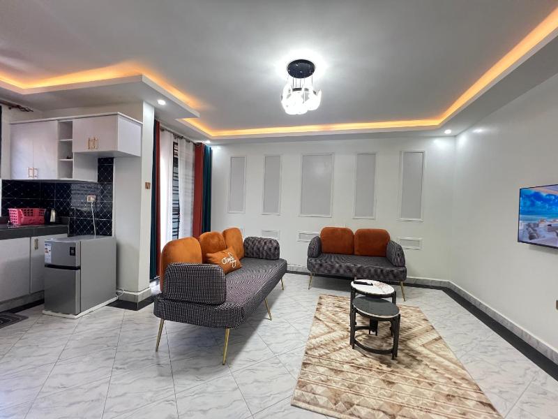 Modern 2- Bedroom Apartment for Long Stays - image 15