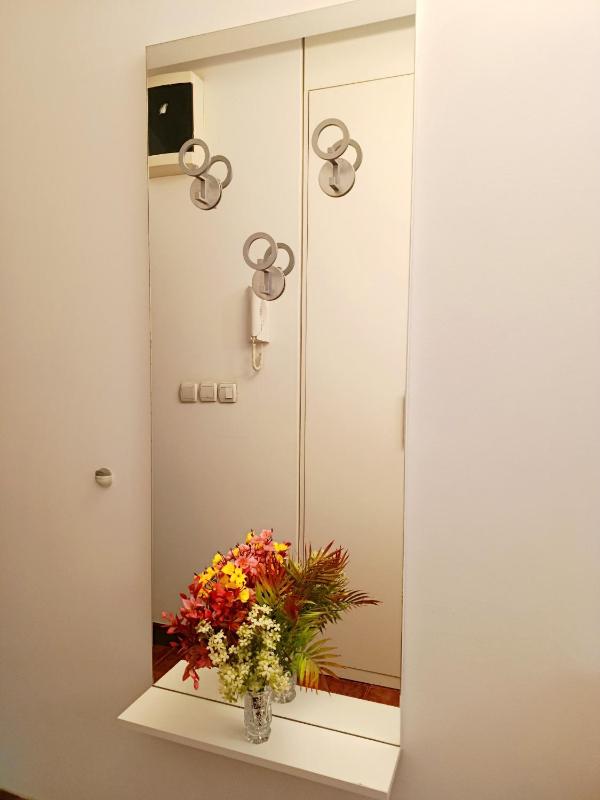 Urban Garden Apartments - Sunflower 2 - image 2
