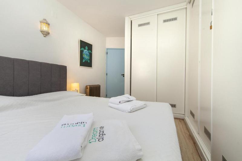 C22 - Beco do Poço Beach Townhouse in Praia da Luz - image 28