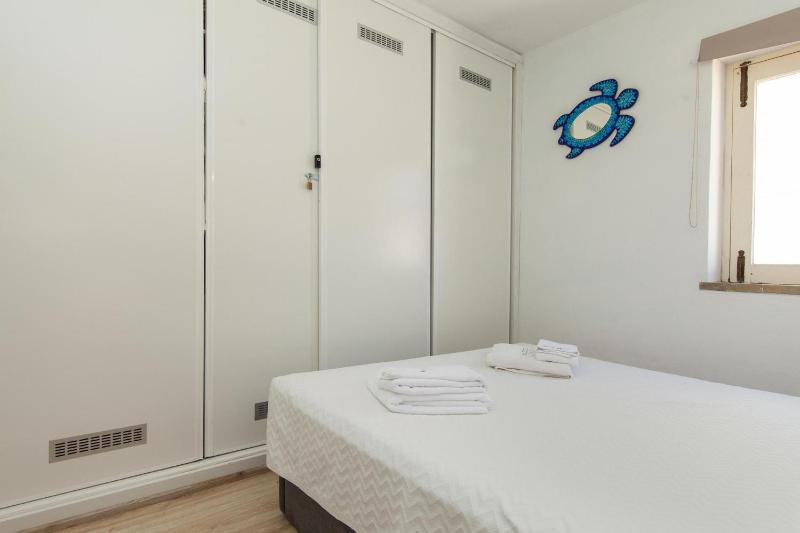 C22 - Beco do Poço Beach Townhouse in Praia da Luz - image 8