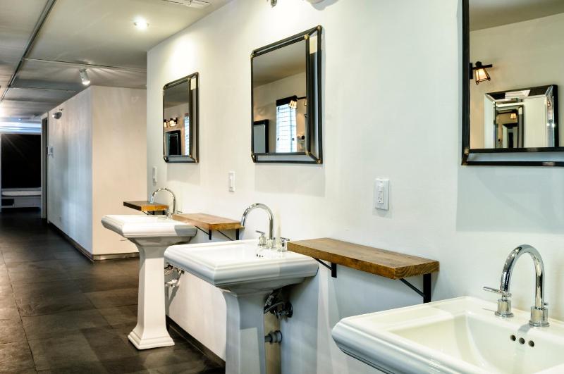 Posh South Beach - image 13