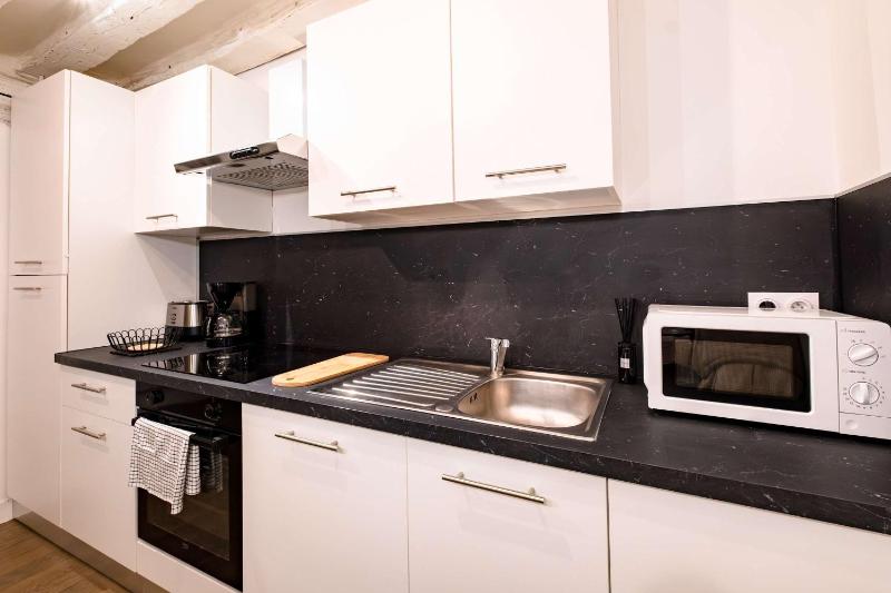 Artist apartment Latin Quarter - image 15