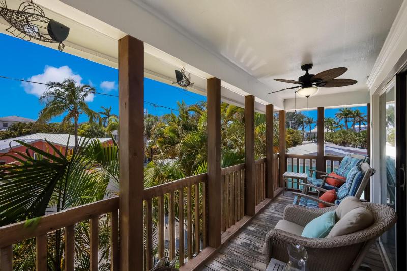 Bon Ami: North End AMI Pool Home Short Walk to Bean Point by Anna Maria Life Vacation Rentals - image 4