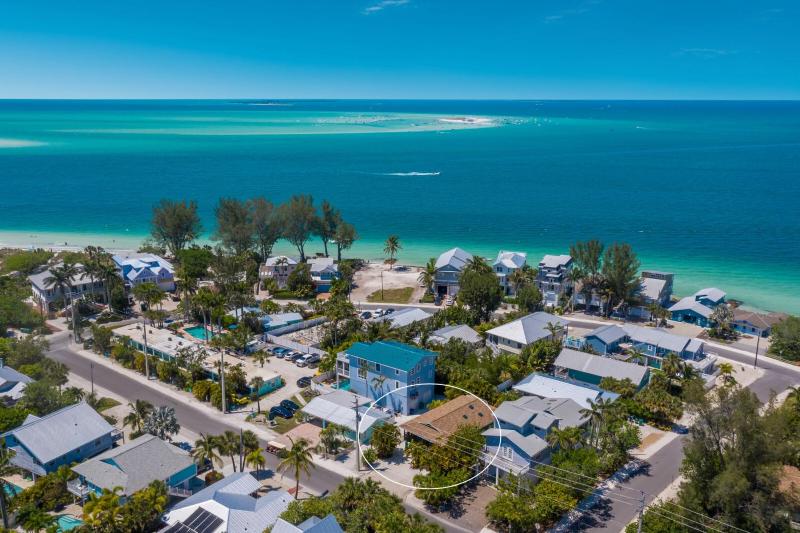 Bon Ami: North End AMI Pool Home Short Walk to Bean Point by Anna Maria Life Vacation Rentals - image 11