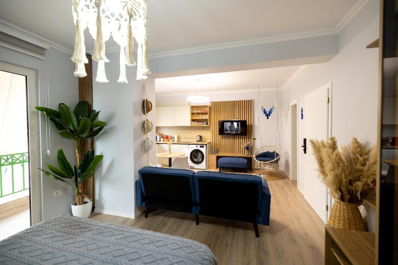 Boho Central Apartment - image 9