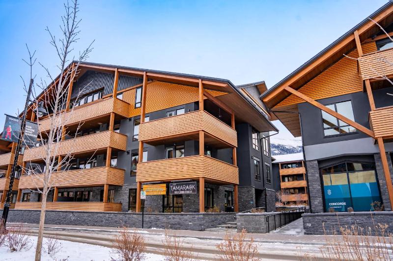 Alpine Chic - two-story mtn escape near downtown - image 24