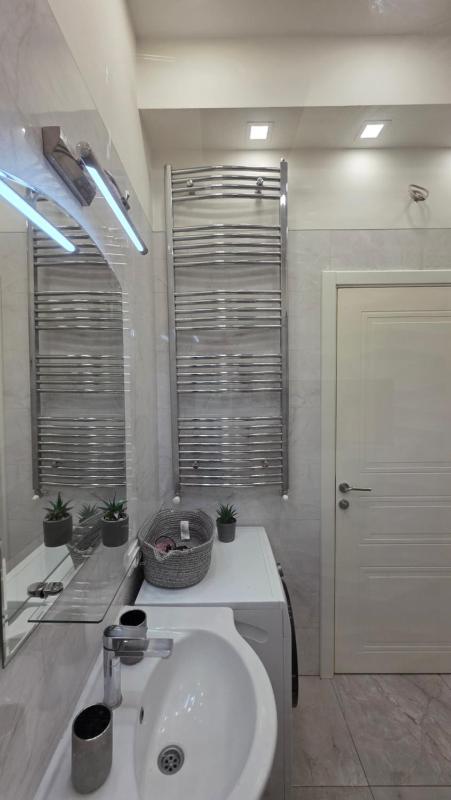 Vracar Luxury Apartment - image 4