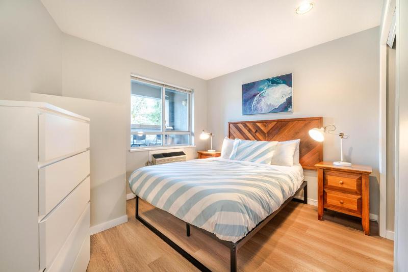 1BR+Sofabed | Deer Lodge | Epic Village Location | Covered Patio | Ski Locker | Fireplace | Parking - image 11