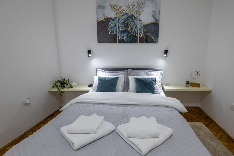 Old City Rooms - image 12