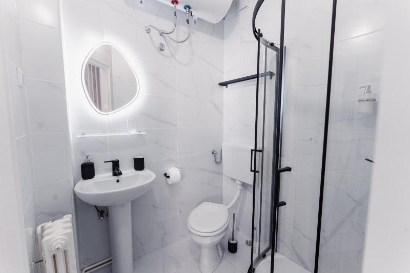 Old City Rooms - image 13