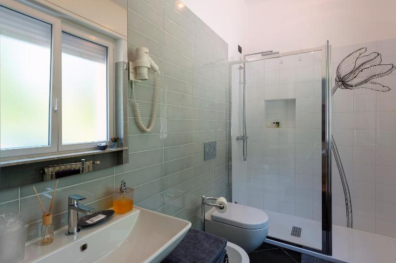 Triple Room image 2