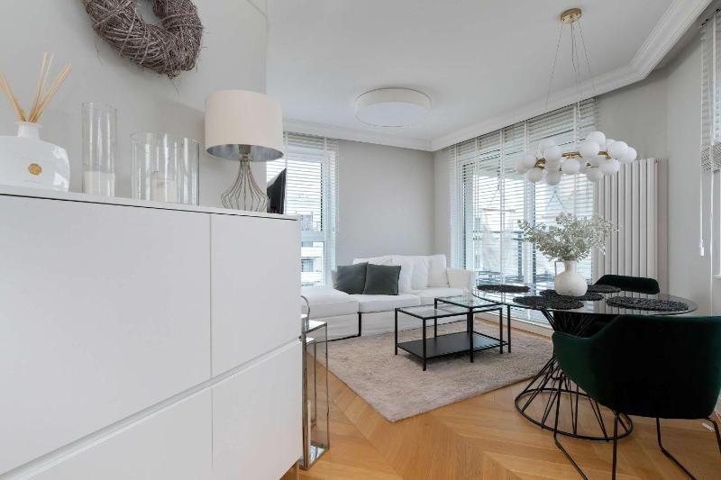 Elegant Apartment with Parking Space and Balcony by Noclegi Renters - image 16