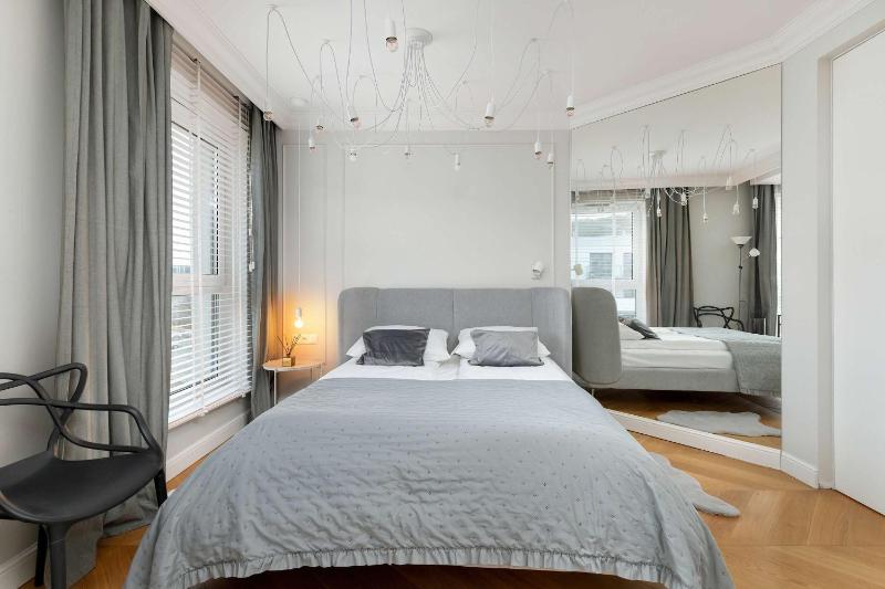 Elegant Apartment with Parking Space and Balcony by Noclegi Renters - image 13