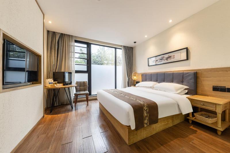 Floral Hotel Suzhou wannianqiao Hotel Guanqian Street store - image 1
