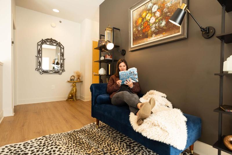 Modern Condo in the Vibrant NuLu District - image 24