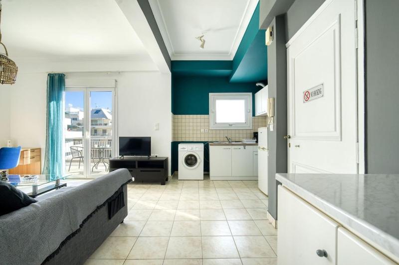 Sunny penthouse in Koukaki - Next to Acropolis - image 6