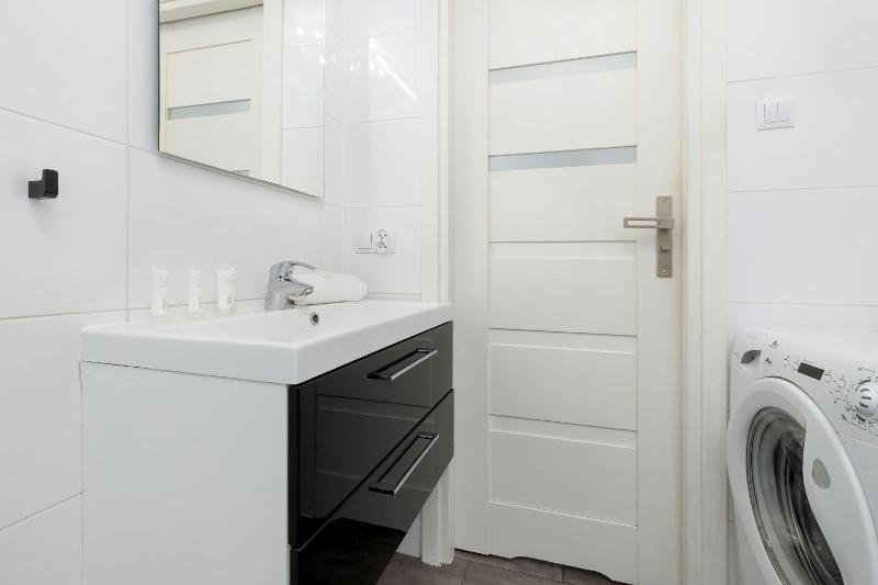 Cosy Apartments with Parking & Balcony by Noclegi Renters - image 6