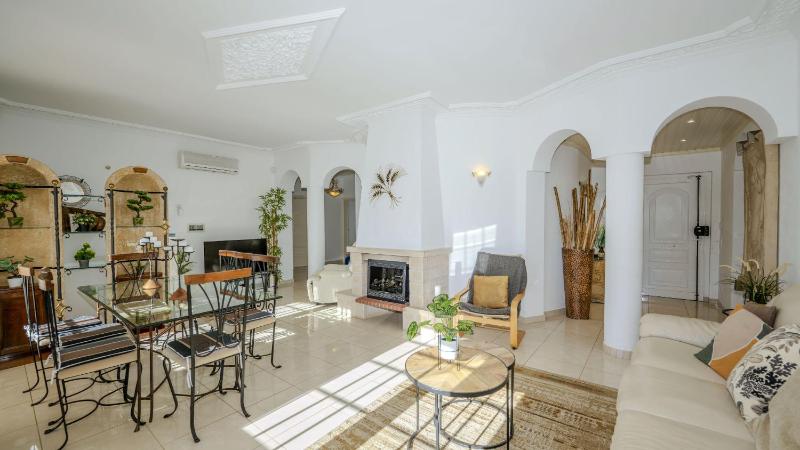 Praia da Marinha Apartment - image 15