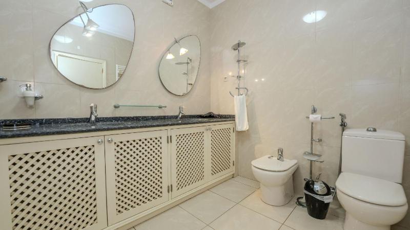 Praia da Marinha Apartment - image 5